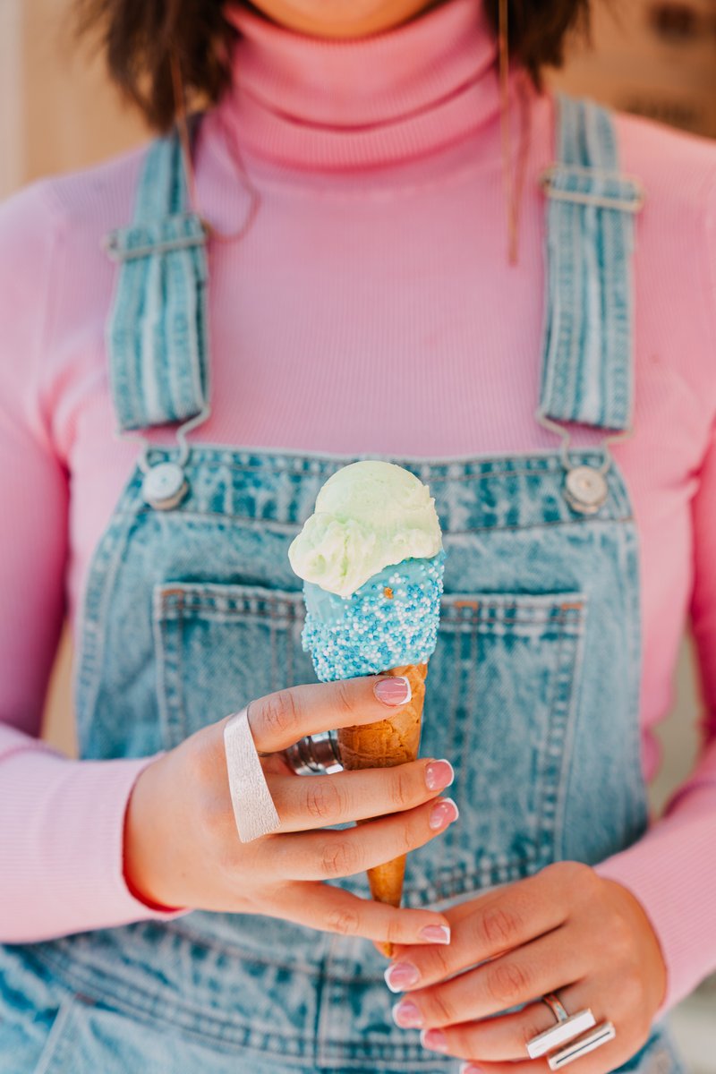 Schoko-Kokos Eis im Cone